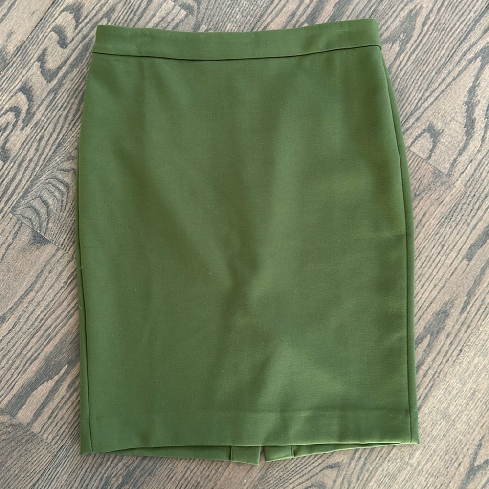 J.Crew 365, number two pencil skirt, size 6